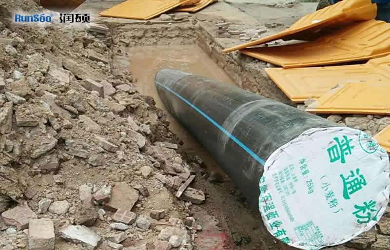 PE頂管施工注漿現場